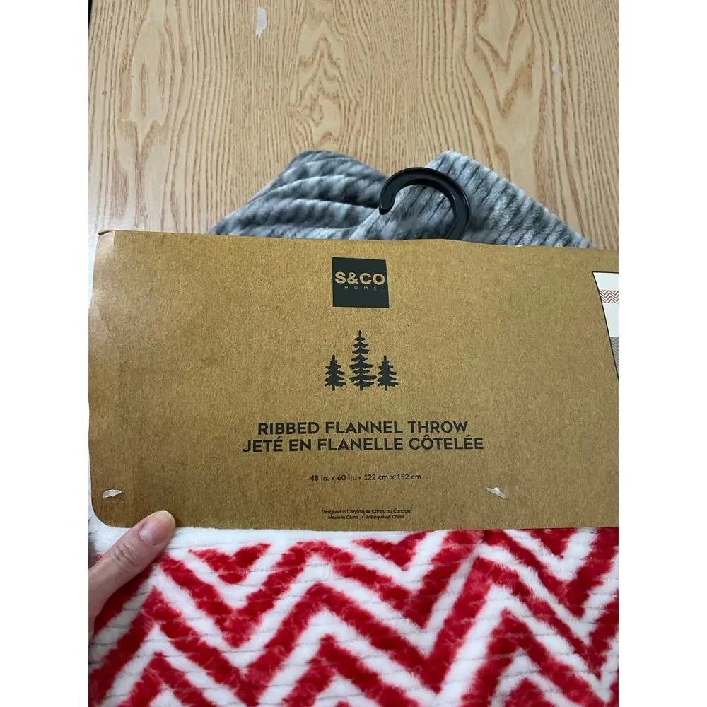 New Ribbed Flannel Fleece Throw Red White and Gray size 48”x60” Super Soft